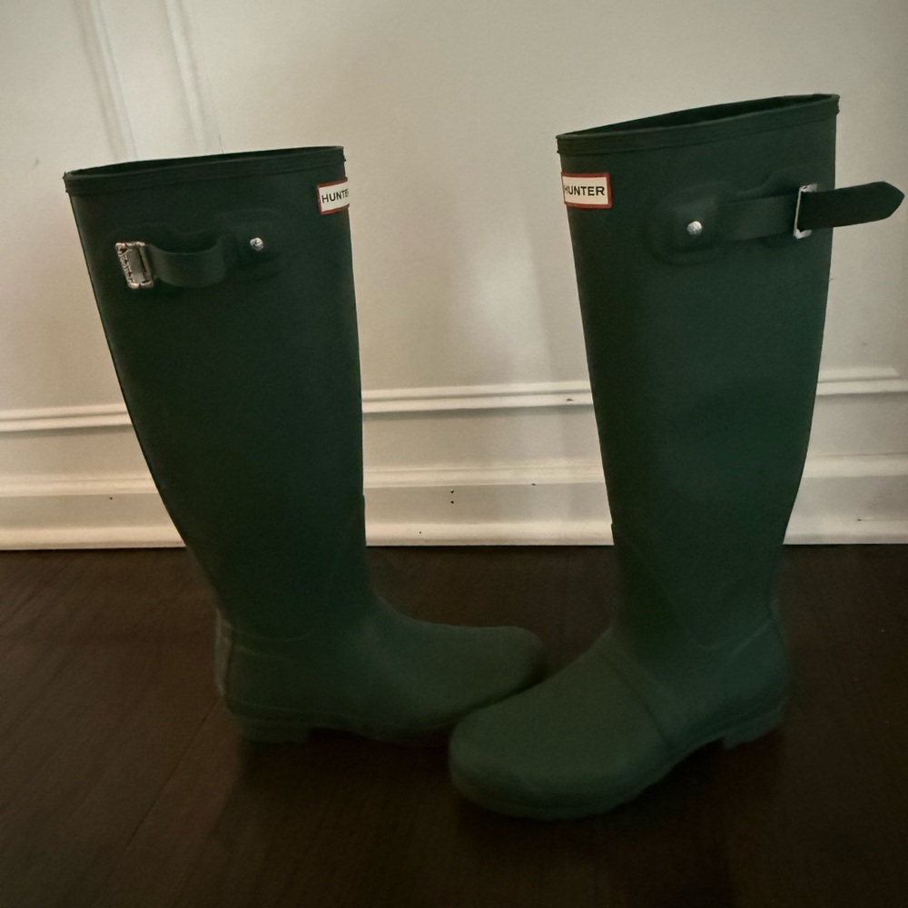 NWOT size 8 Hunter Green Waterproof Rain Boots - Picture 4 of 8